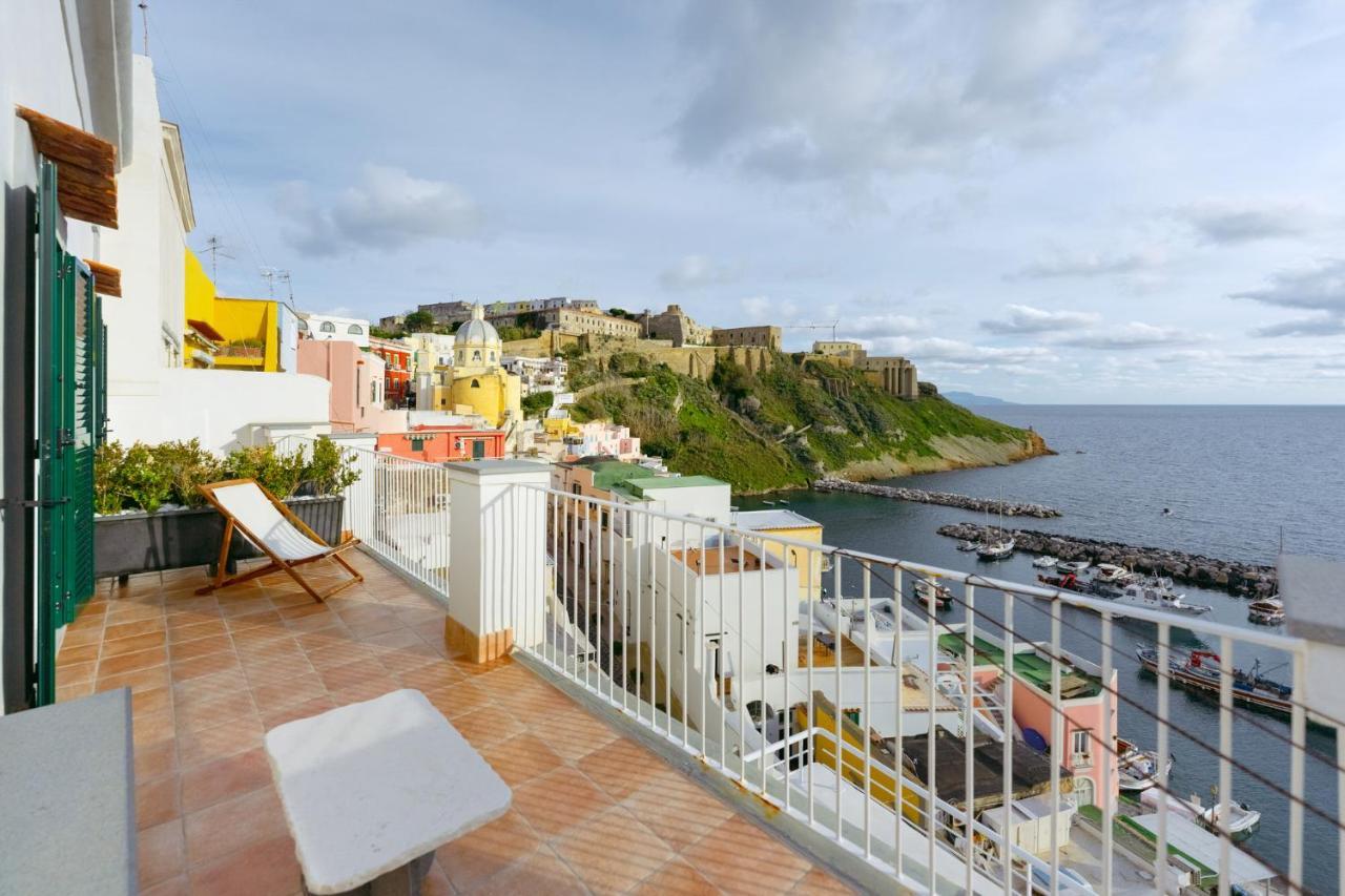 Torretta Corricella- Punta Pizzaco Apartment Прочида Екстериор снимка