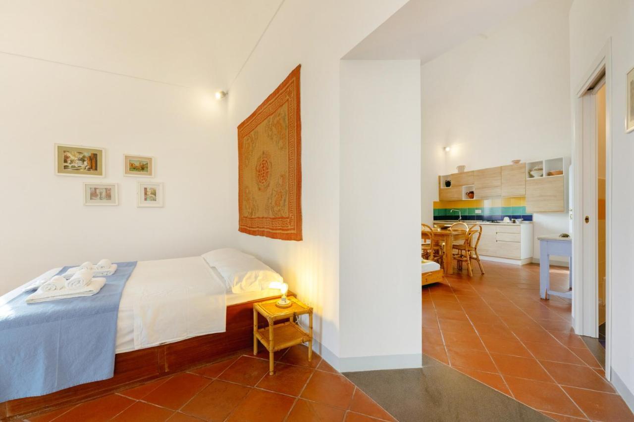 Torretta Corricella- Punta Pizzaco Apartment Прочида Екстериор снимка