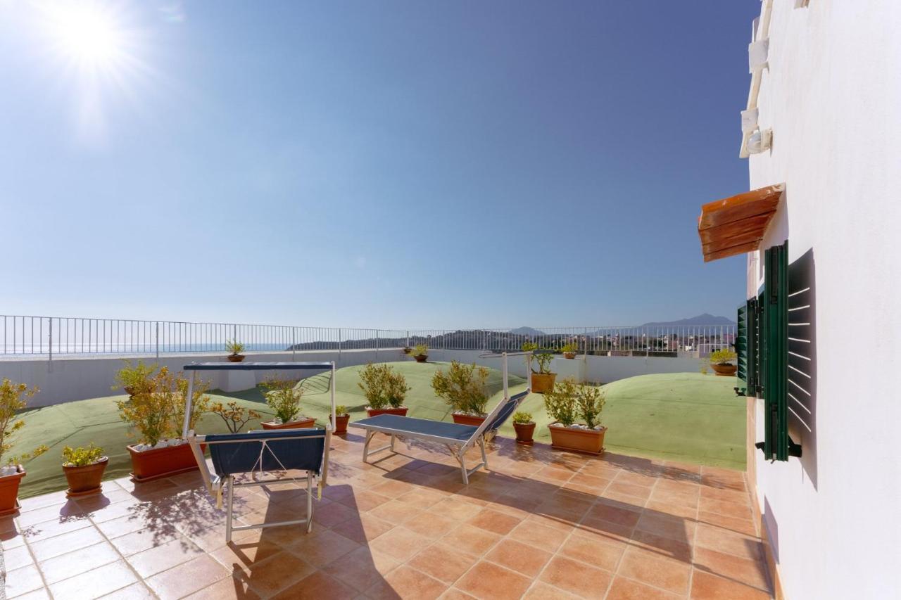 Torretta Corricella- Punta Pizzaco Apartment Прочида Екстериор снимка