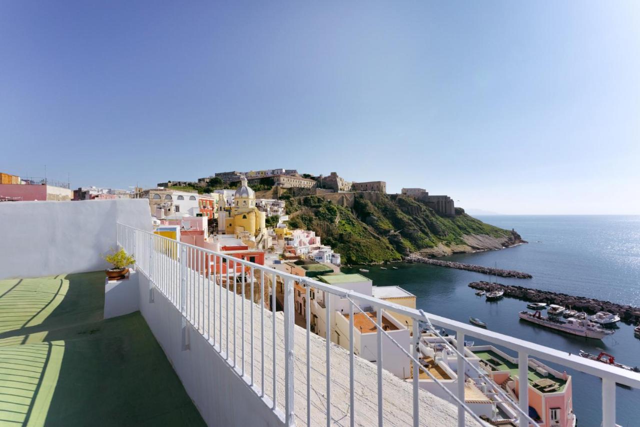Torretta Corricella- Punta Pizzaco Apartment Прочида Екстериор снимка